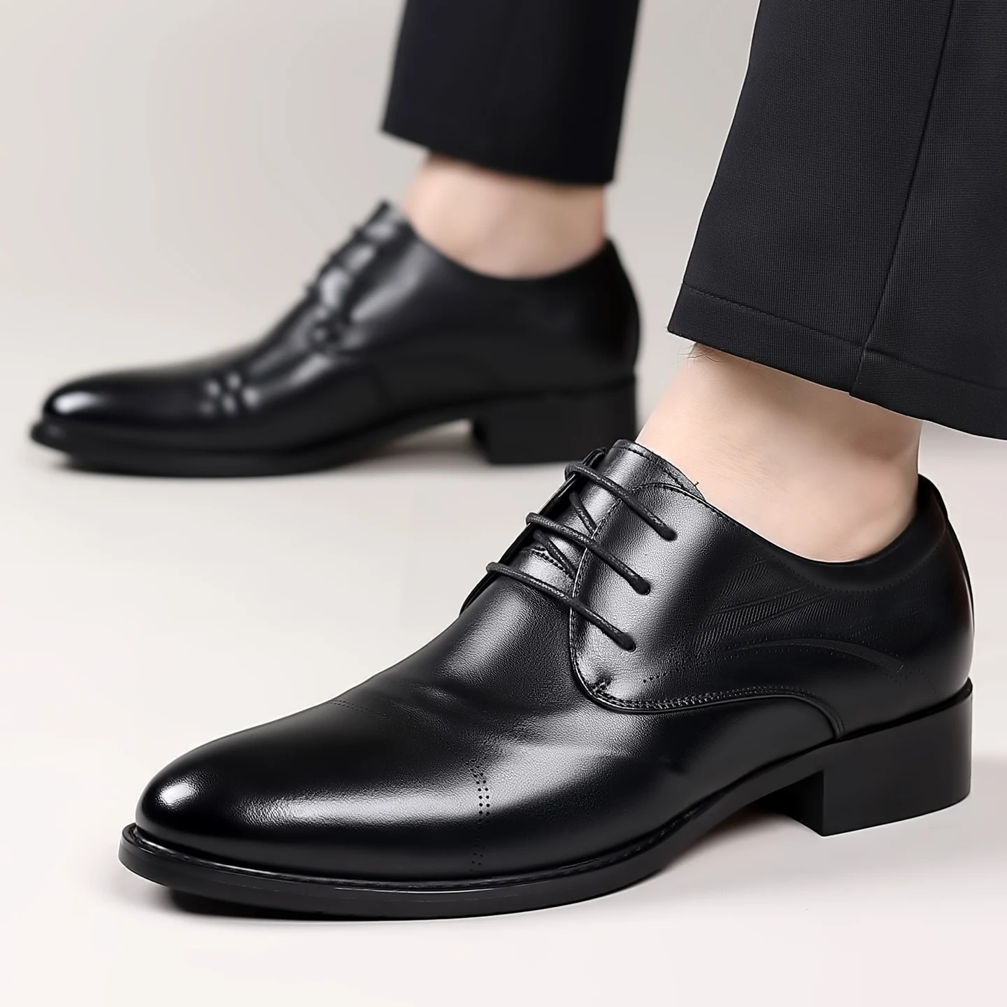 2025 New Men's Leather Shoes Business Dress Soft Surface Non-slip Business Casual Men's All Cowhide Soft Sole Wedding Shoes
2025 New Men's Leather Shoes Business Dress Soft Surface Non-slip Business Casual Men's All Cowhide Soft Sole Wedding Shoes