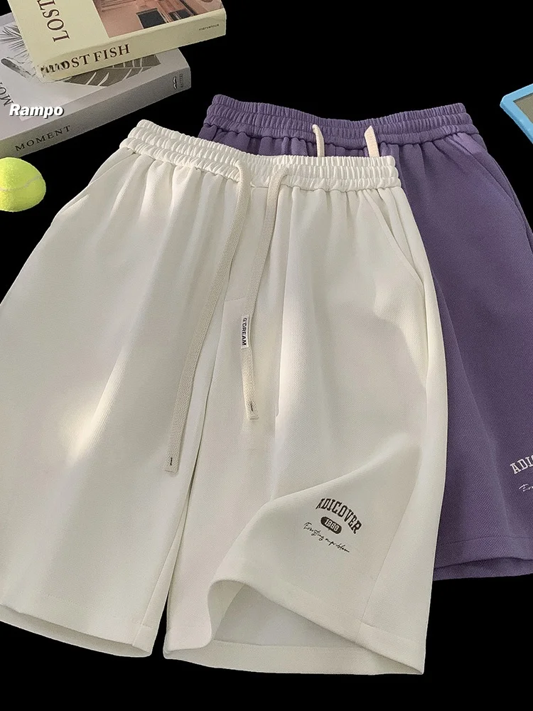 Американские мужские летние шорты цвета хаки, новые, свободного кроя, модные, с вышивкой букв, повседневные спортивные бриджи до колена
Американские мужские летние шорты цвета хаки, новые, свободного кроя, модные, с вышивкой букв, повседневные спортивные бриджи до колена