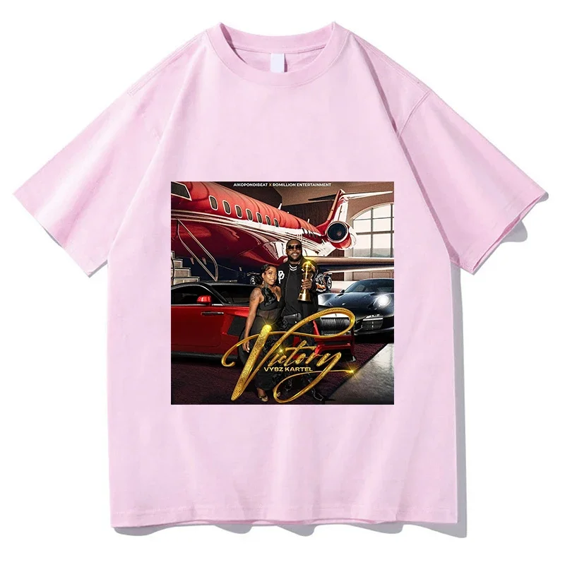 2026 Vybz Kartel Victory T-shirt Print Tees Fashion Casual Graphic Women Men Clothing Pure Cotton Aesthetic Tops Tees Streetwear
2026 Vybz Kartel Victory T-shirt Print Tees Fashion Casual Graphic Women Men Clothing Pure Cotton Aesthetic Tops Tees Streetwear