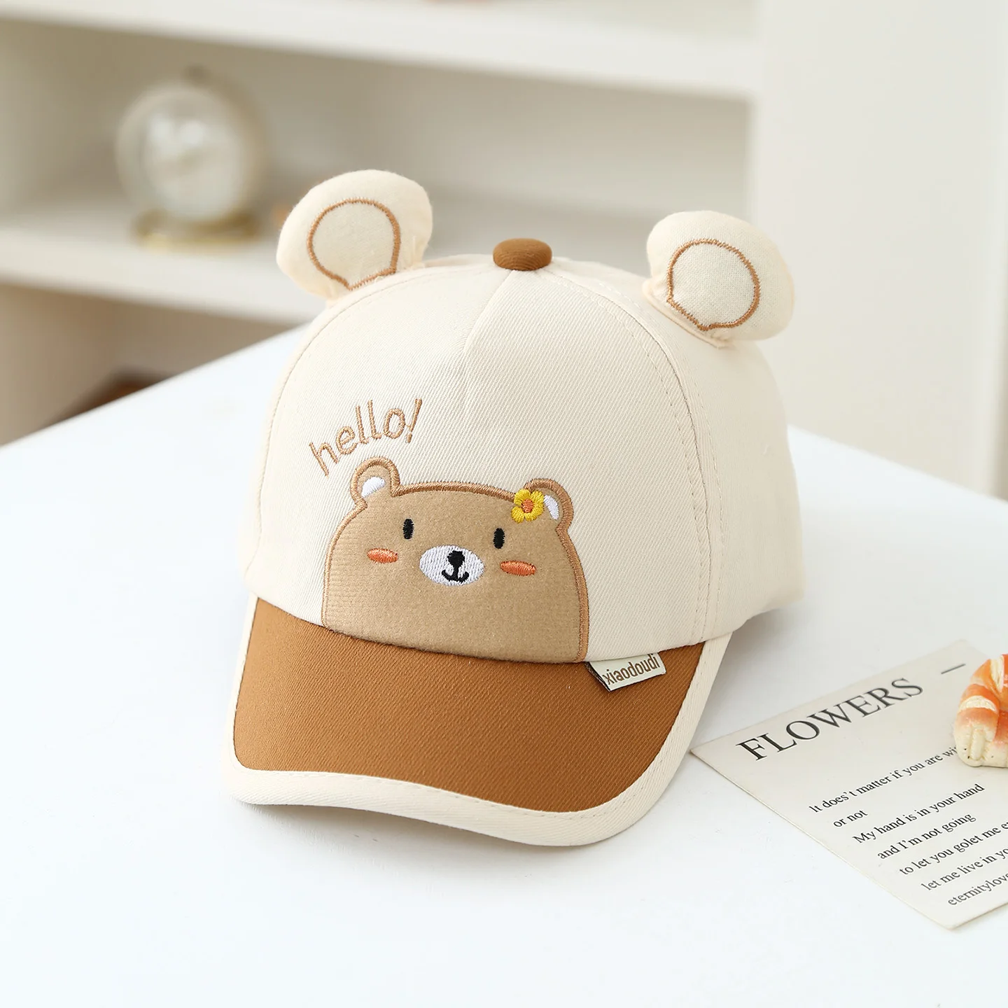 Cute animal embroidered letters baby baseball cap, soft and comfortable, suitable for boys and girls to wear as a sun hat.
Cute animal embroidered letters baby baseball cap, soft and comfortable, suitable for boys and girls to wear as a sun hat.