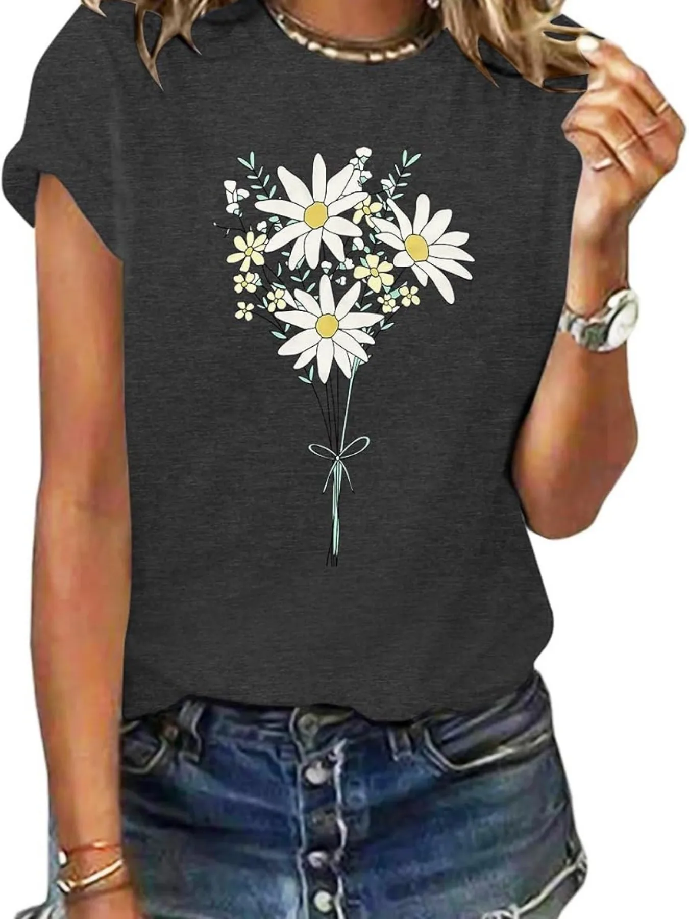 Plus size women's short sleeve T-shirt Daisy Bouquet Floral Design Print comfortable soft fabric summer outfit women's clothing
Plus size women's short sleeve T-shirt Daisy Bouquet Floral Design Print comfortable soft fabric summer outfit women's clothing
