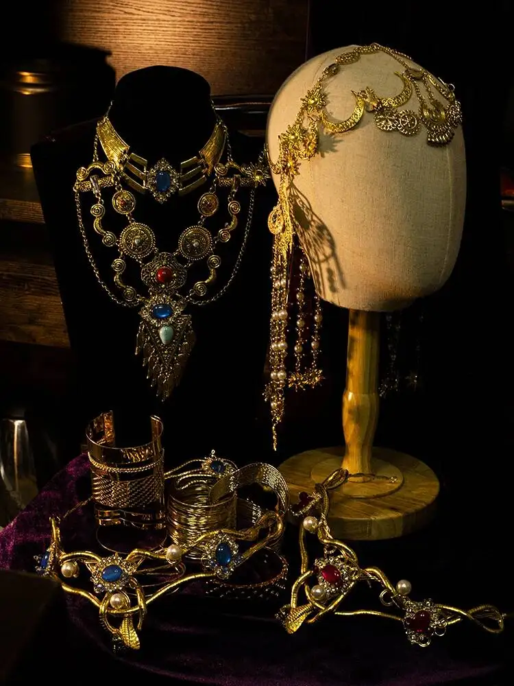 Cos Egyptian Headdress Pharaoh's Favorite Metal Props Cos Daughter's Headwear Necklace Avril Cosplay Photography Accessories
Cos Egyptian Headdress Pharaoh's Favorite Metal Props Cos Daughter's Headwear Necklace Avril Cosplay Photography Accessories
