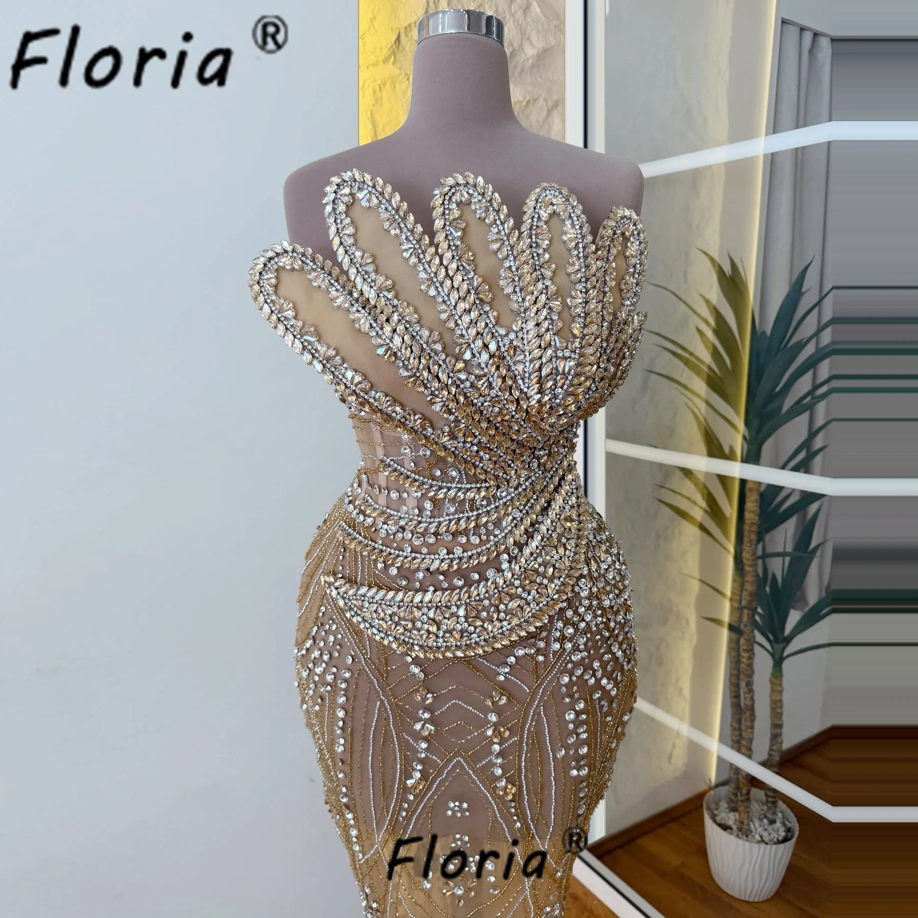 Luxury Beaded Evening Dress Mermaid Major Crystals Applique Nude Wedding Engagement Gown Customized Robe de soriee femme 2025
Luxury Beaded Evening Dress Mermaid Major Crystals Applique Nude Wedding Engagement Gown Customized Robe de soriee femme 2025