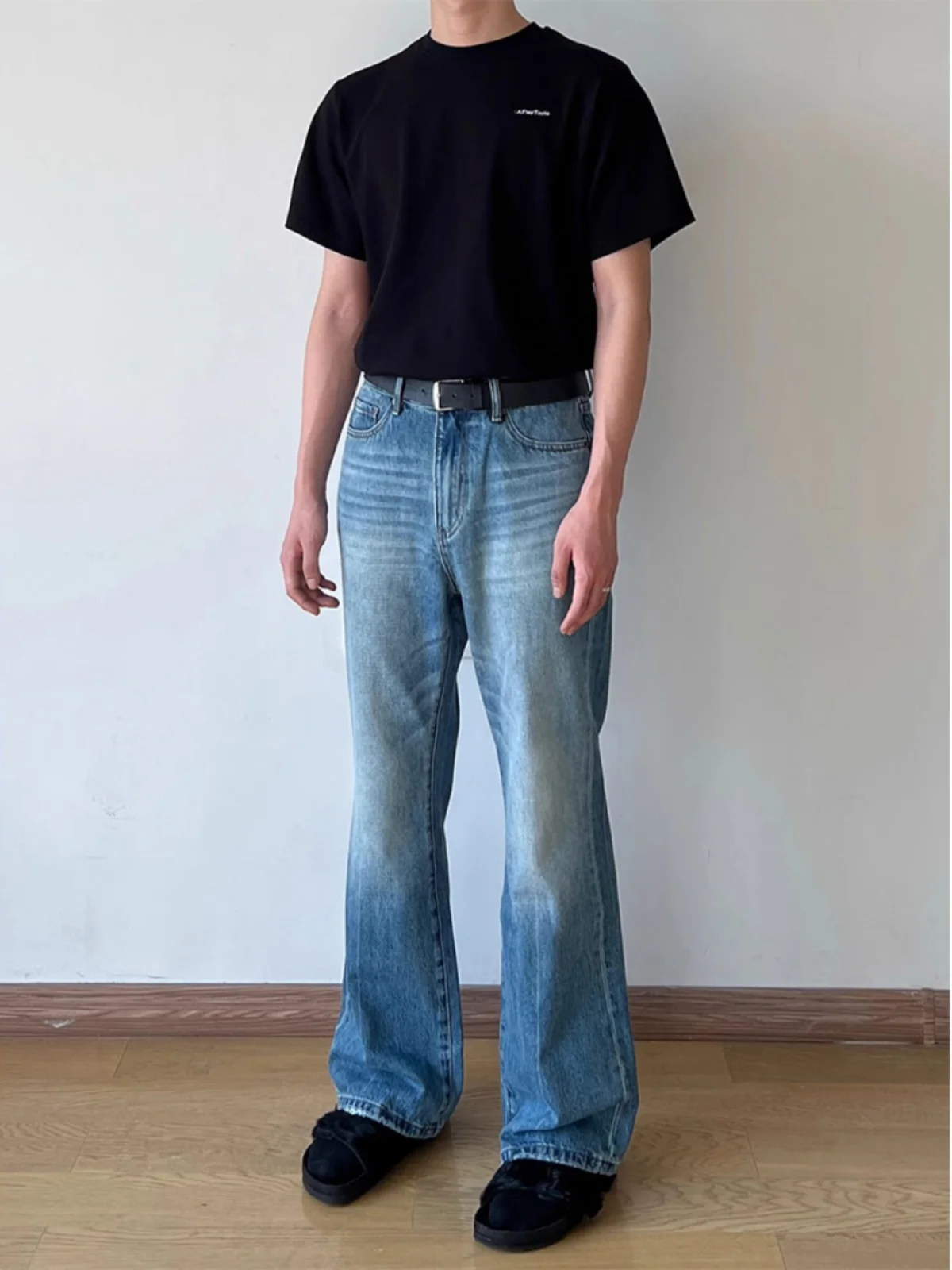 Синие мужские свободные прямые джинсы с завышенной талией, повседневные базовые длинные брюки, расклешенные джинсовые брюки со средней талией и завязками на талии
Синие мужские свободные прямые джинсы с завышенной талией, повседневные базовые длинные брюки, расклешенные джинсовые брюки со средней талией и завязками на талии