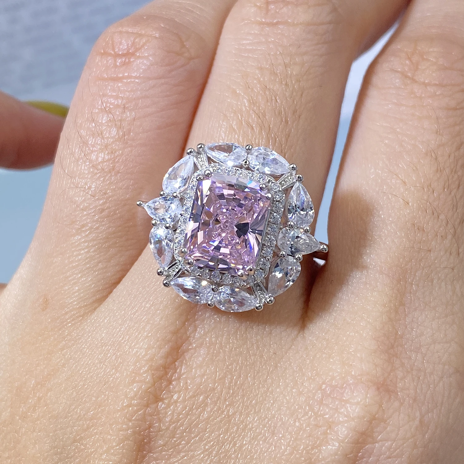 YBO 925 Sterling Silver Pink High Carbon Diamond Rings For Women Wedding Anniversary Engagement Ring Luxury Jewelry Gifts Ladies
YBO 925 Sterling Silver Pink High Carbon Diamond Rings For Women Wedding Anniversary Engagement Ring Luxury Jewelry Gifts Ladies