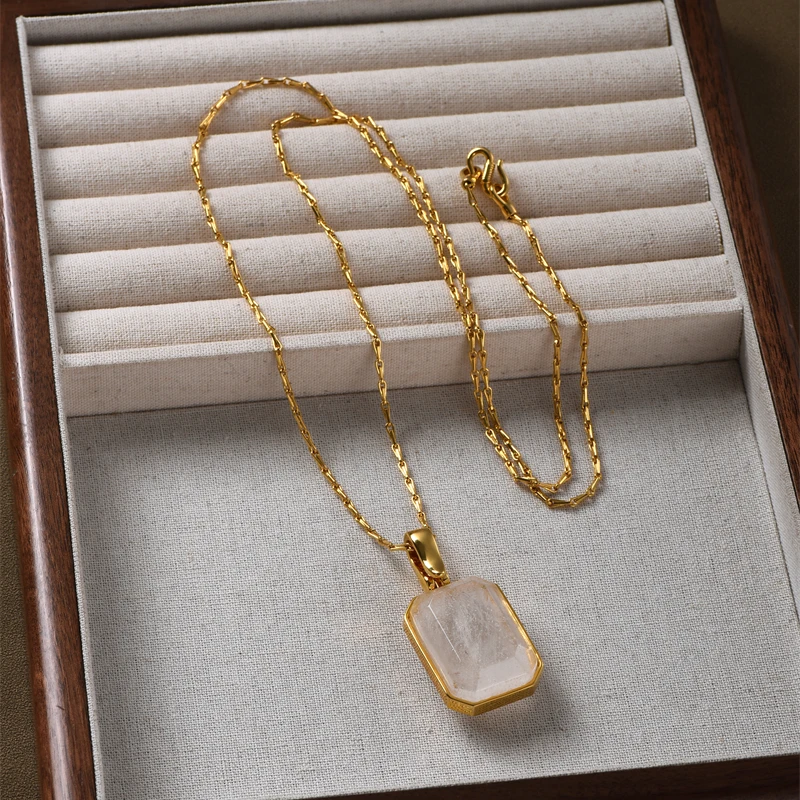 Fashion Natural Crystal Cross Pendant Necklace Women Europe America Luxury Jewelry Accessories Trend
Fashion Natural Crystal Cross Pendant Necklace Women Europe America Luxury Jewelry Accessories Trend