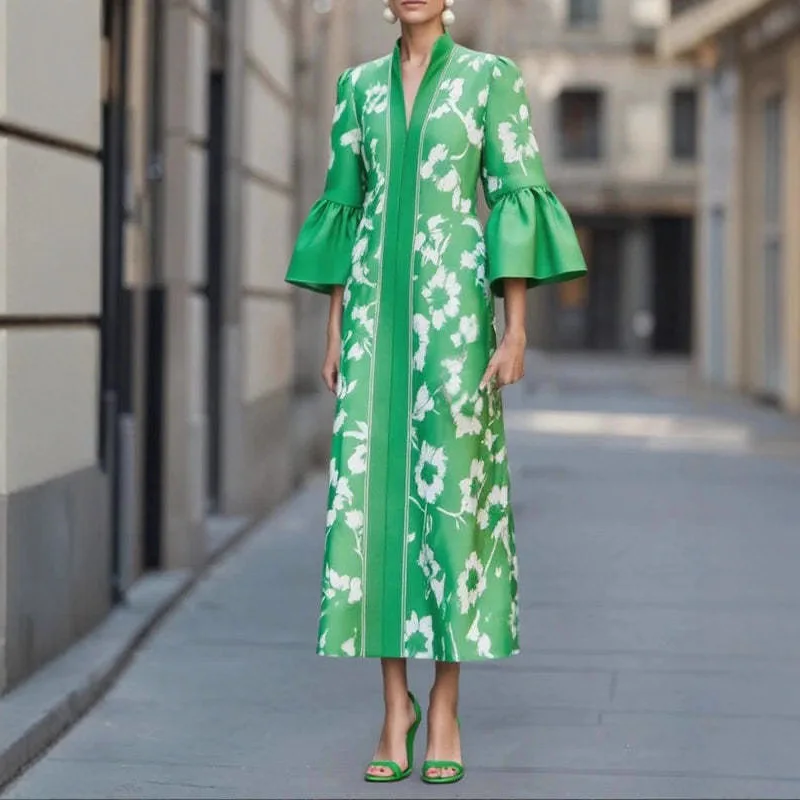Cross-border European and American style 2026 autumn new French bubble sleeve printing deep V-neck elegant green dress
Cross-border European and American style 2026 autumn new French bubble sleeve printing deep V-neck elegant green dress