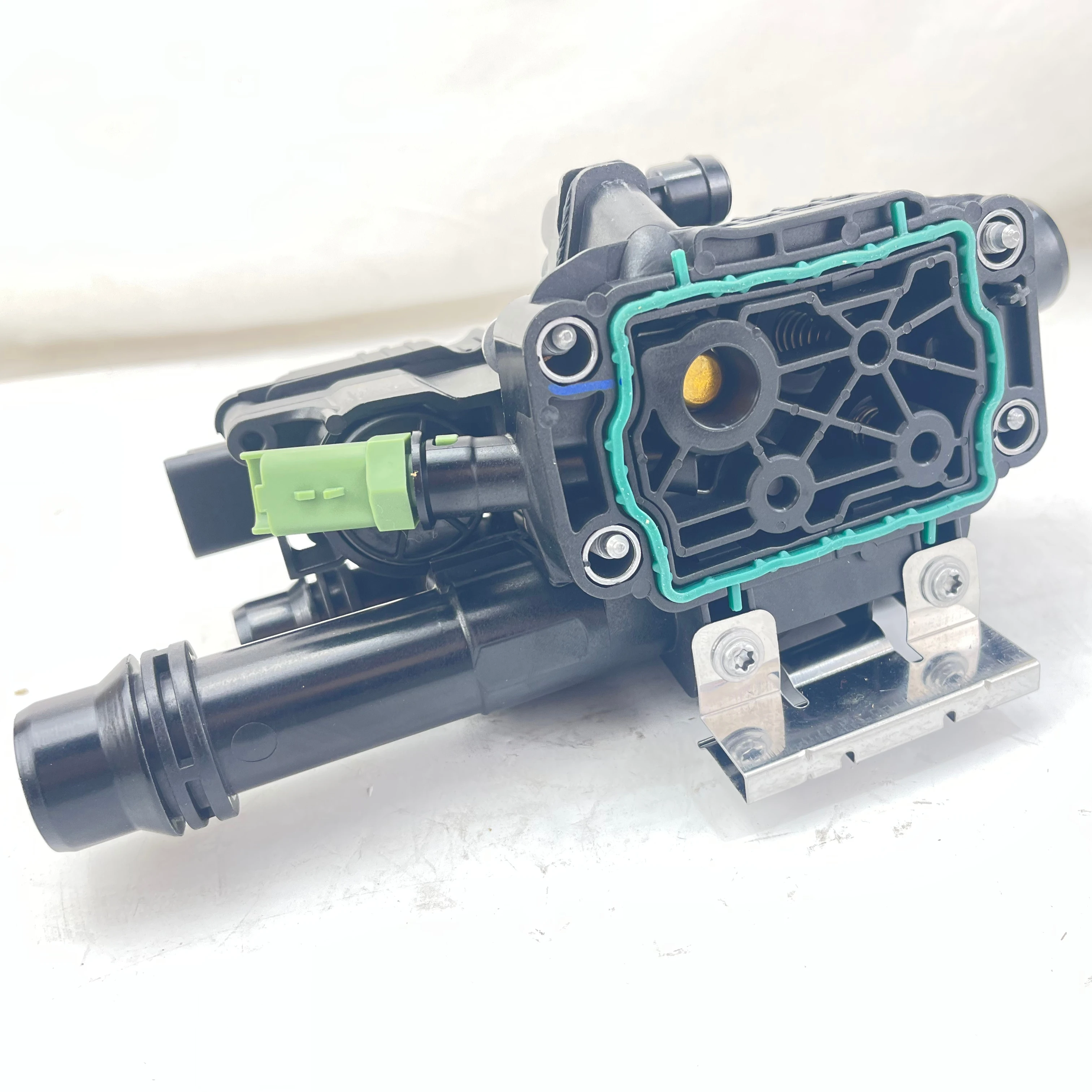 Hot Sell Auto Part 9803549480 Engine Coolant Thermostat Housing Thermostat For Citreon Berlingo Box 2014-2021 
Hot Sell Auto Part 9803549480 Engine Coolant Thermostat Housing Thermostat For Citreon Berlingo Box 2014-2021