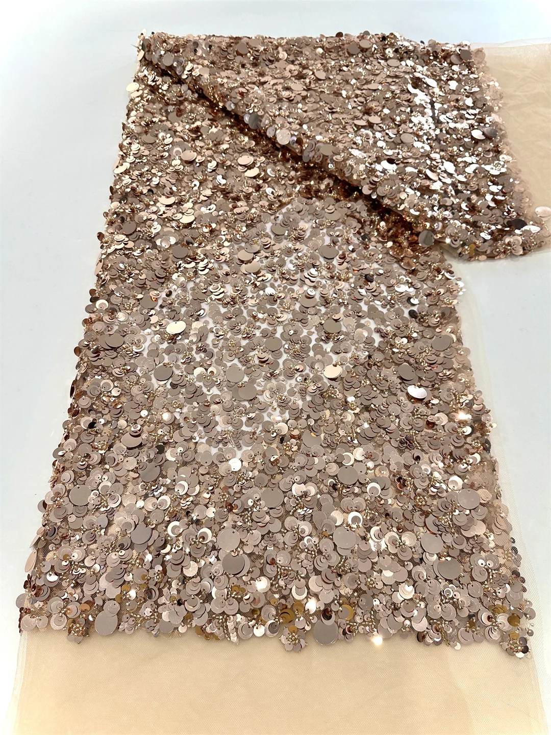 African Lace Fabric 2025 Sequins Beaded Embroidery Groom Nigerian Bridal High Quality French Tulle Lace Fabric For Wedding Dress
African Lace Fabric 2025 Sequins Beaded Embroidery Groom Nigerian Bridal High Quality French Tulle Lace Fabric For Wedding Dress