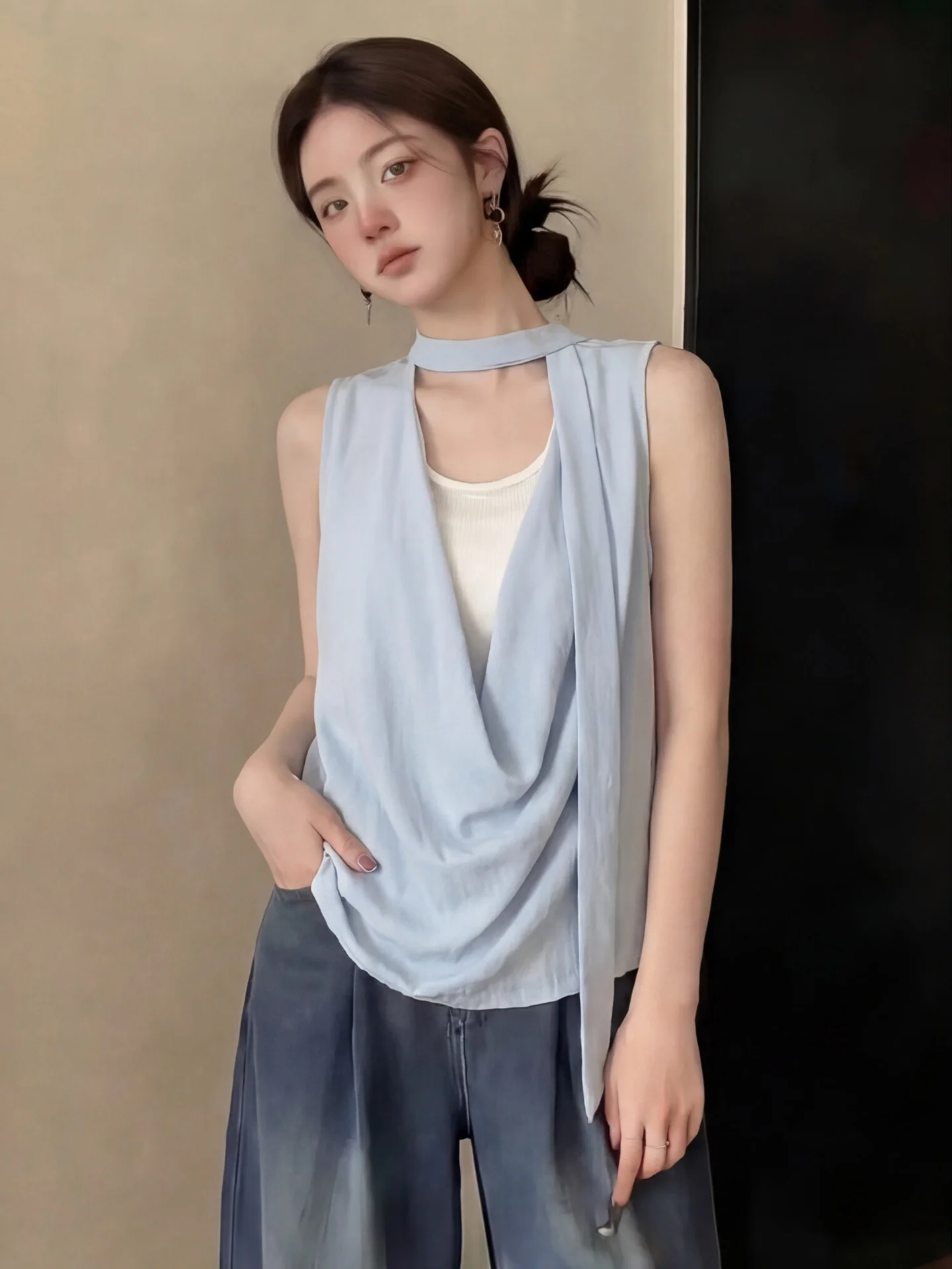 Light Blue Sleeveless Shirt with Sash round Neck Casual Summer New Style Girl Feeling Design Sense Faux Two-Piece Shirt
Light Blue Sleeveless Shirt with Sash round Neck Casual Summer New Style Girl Feeling Design Sense Faux Two-Piece Shirt