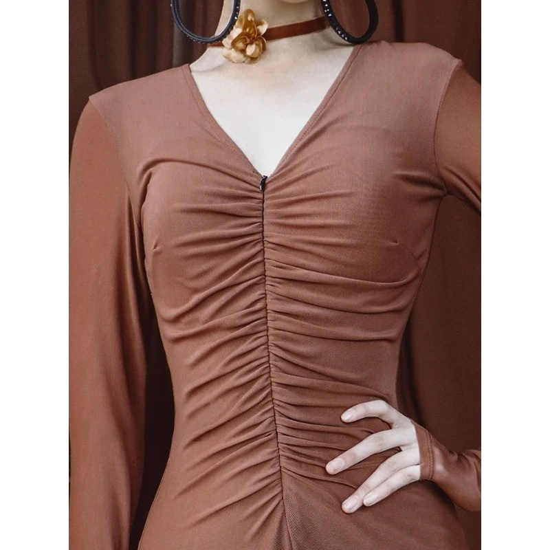 Новое платье для латинских тренировок Melad, юбка с бахромой и длинными рукавами, национальный стандарт, танцевальное платье, цельная юбка
Новое платье для латинских тренировок Melad, юбка с бахромой и длинными рукавами, национальный стандарт, танцевальное платье, цельная юбка