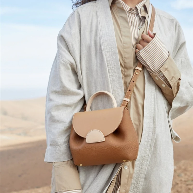 Niche design senior sense of light luxury mini cross-body bag fashion casual hundred handbag commuter hundred shoulder bags
Niche design senior sense of light luxury mini cross-body bag fashion casual hundred handbag commuter hundred shoulder bags