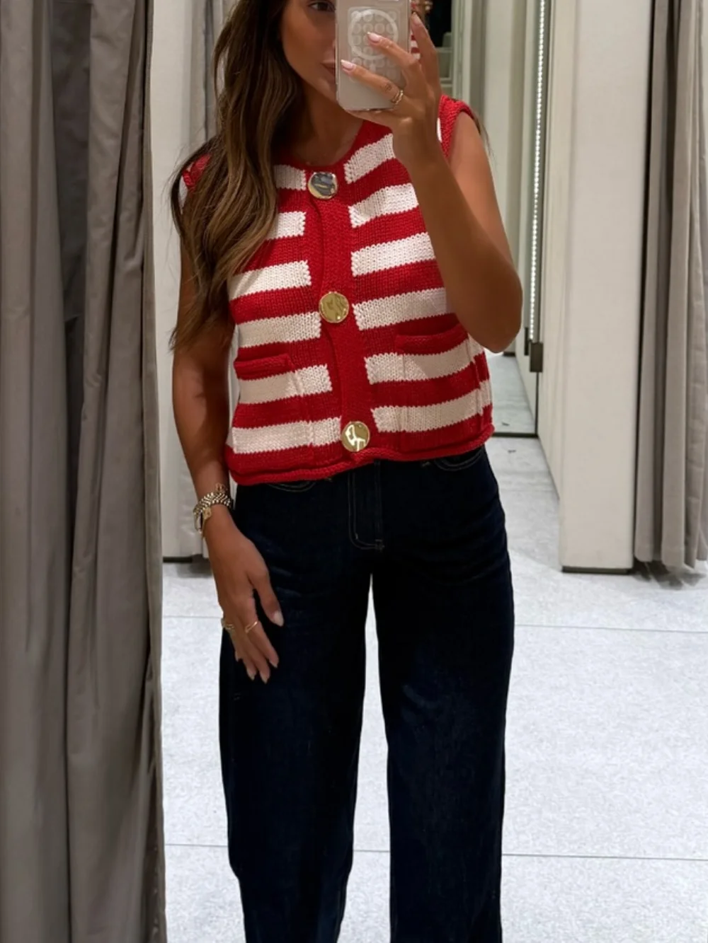 Women's Fashion Sleeveless Knitted Ribbed Vest Sweater Female Fashion Large Pocket Patch Button Cardigan Vest Striped Top
Women's Fashion Sleeveless Knitted Ribbed Vest Sweater Female Fashion Large Pocket Patch Button Cardigan Vest Striped Top