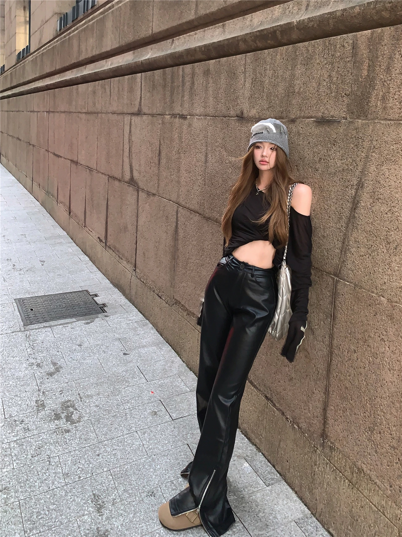 Black Pu Leather Casual Pants for Women 2024 Autumn and Winter New Style Long Zipper Slit Straight Pants Streetwear Women
Black Pu Leather Casual Pants for Women 2024 Autumn and Winter New Style Long Zipper Slit Straight Pants Streetwear Women