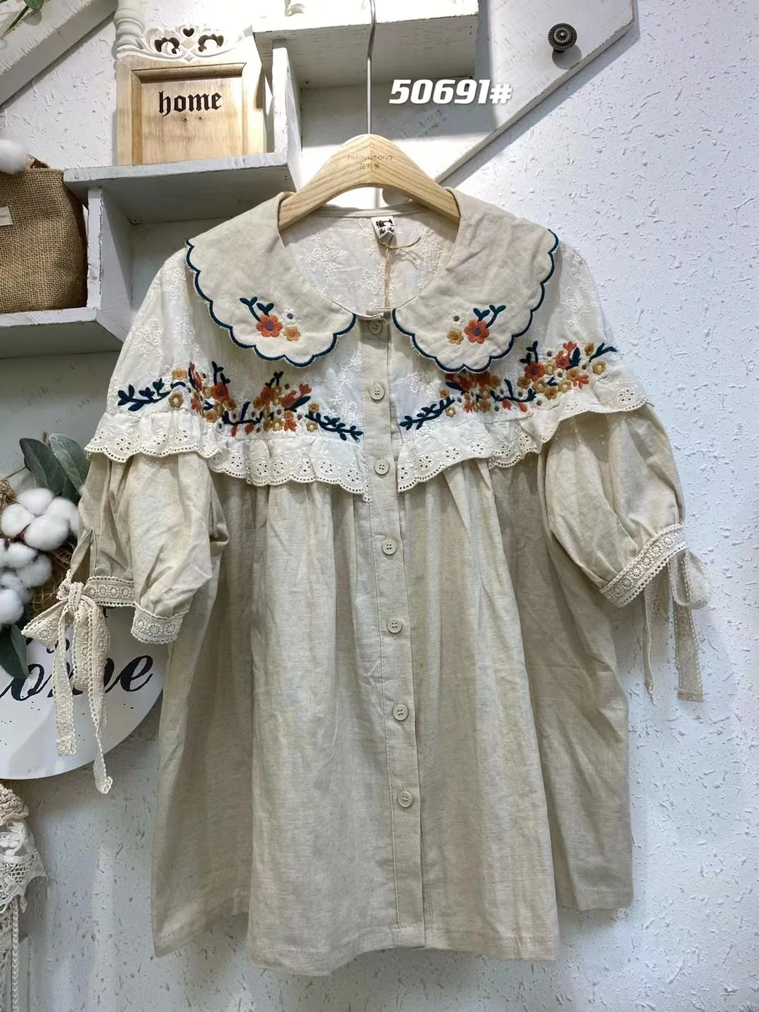 Loose Linen ort Sve irt Korean Sle Patchwork Lace Collar Embroidered Doll Collar Sweet Sle Top for Young Women
Loose Linen ort Sve irt Korean Sle Patchwork Lace Collar Embroidered Doll Collar Sweet Sle Top for Young Women