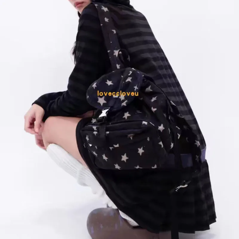 Холщовый рюкзак со звездным принтом, женский черный, серый, нейлоновый, маленький вместительный, легкий, модный, повседневный, универсальный, школьный рюкзак
Холщовый рюкзак со звездным принтом, женский черный, серый, нейлоновый, маленький вместительный, легкий, модный, повседневный, универсальный, школьный рюкзак