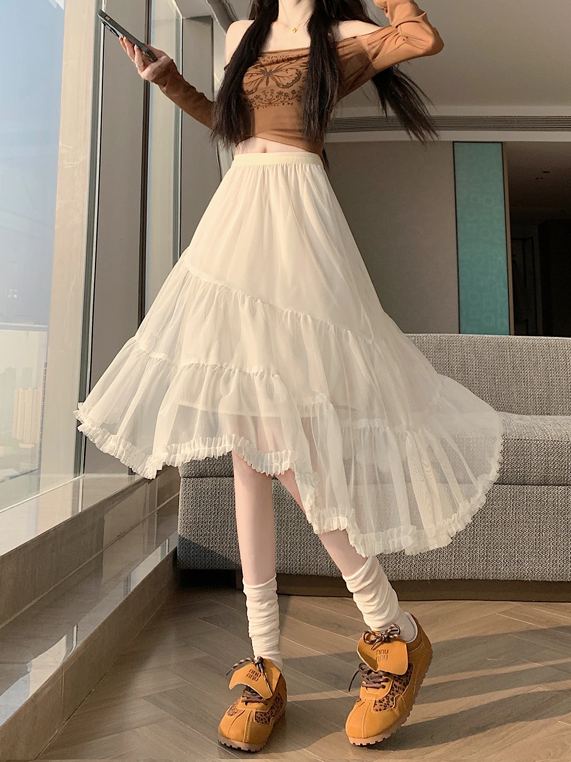 Новая женская весенняя модная юбка миди в корейском стиле с высокой талией, А-силуэта, асимметричная, из кружевной сетки, с эффектом похудения
Новая женская весенняя модная юбка миди в корейском стиле с высокой талией, А-силуэта, асимметричная, из кружевной сетки, с эффектом похудения