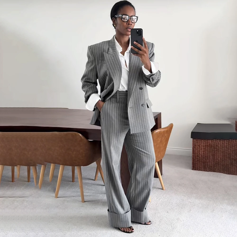 Neutral Gray Pinstripe Oversized Matching Sets Double Breasted Women's Suit Casual Formal 2-Piece(Jacket+Pants) Office Set
Neutral Gray Pinstripe Oversized Matching Sets Double Breasted Women's Suit Casual Formal 2-Piece(Jacket+Pants) Office Set