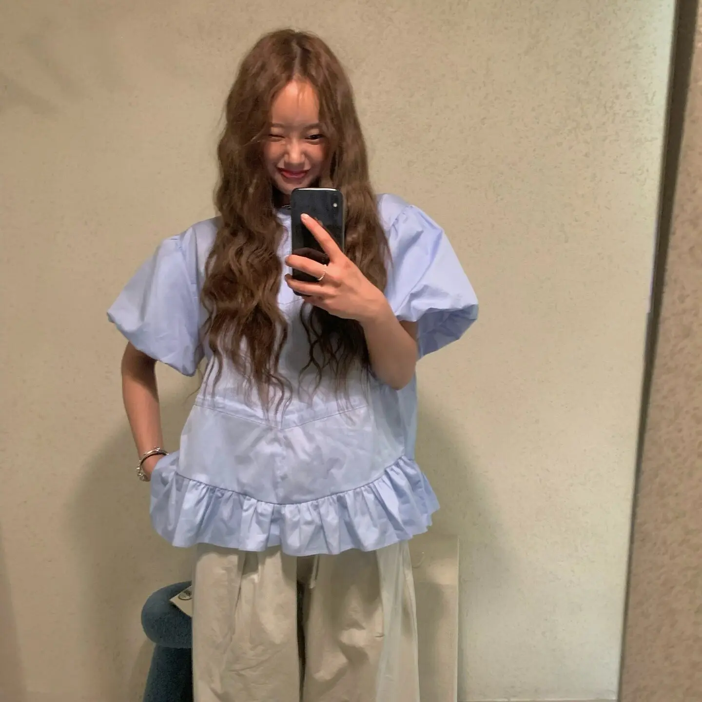 Slimming Fashionable Bubble Sleeve Women's Shirt Dongda Gate Lantern Style Short Sleeve round Neck Casual French Style Shirt
Slimming Fashionable Bubble Sleeve Women's Shirt Dongda Gate Lantern Style Short Sleeve round Neck Casual French Style Shirt
