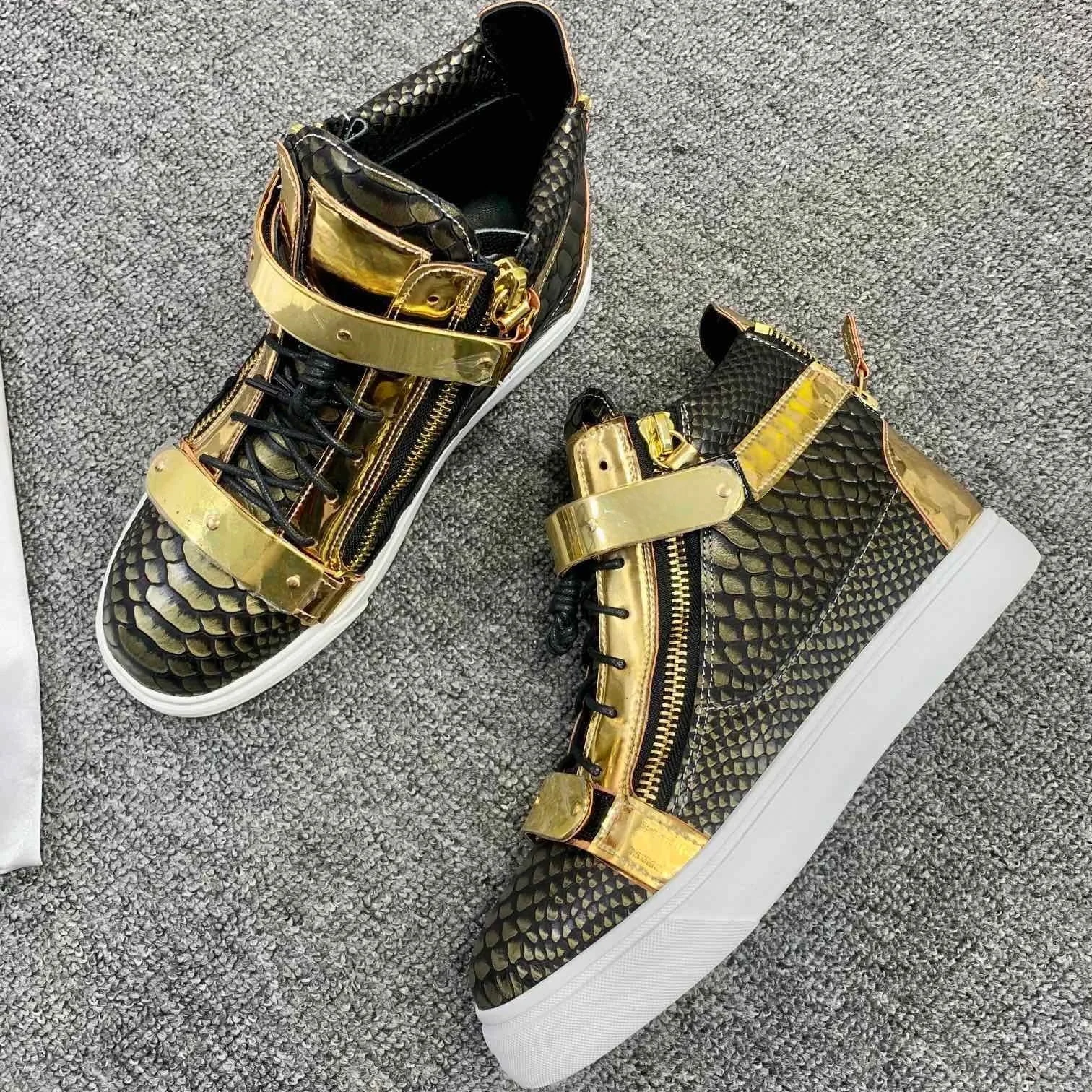 Top Quality Casual Sneakers for Men Brand Designer Women High-top Tennis shoes 35-48 Luxury Genuine Leather GZ Sports shoes 0125
Top Quality Casual Sneakers for Men Brand Designer Women High-top Tennis shoes 35-48 Luxury Genuine Leather GZ Sports shoes 0125