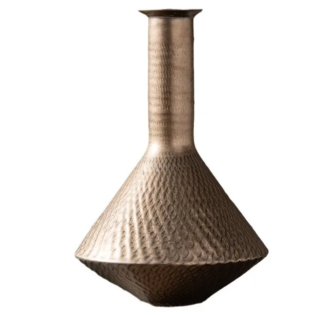 Retro handmade vase, medieval ceramic, Japanese-style wabi-sabi wind niche gilt flower club decoration pendulum
Retro handmade vase, medieval ceramic, Japanese-style wabi-sabi wind niche gilt flower club decoration pendulum