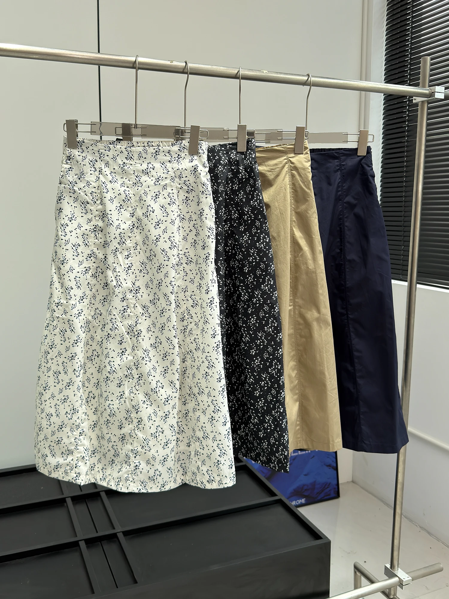 Summer Women's High Waist Slimming Long Skirt Half-length Floral Print Cotton Blend Korean Style A-line Skirt
Summer Women's High Waist Slimming Long Skirt Half-length Floral Print Cotton Blend Korean Style A-line Skirt