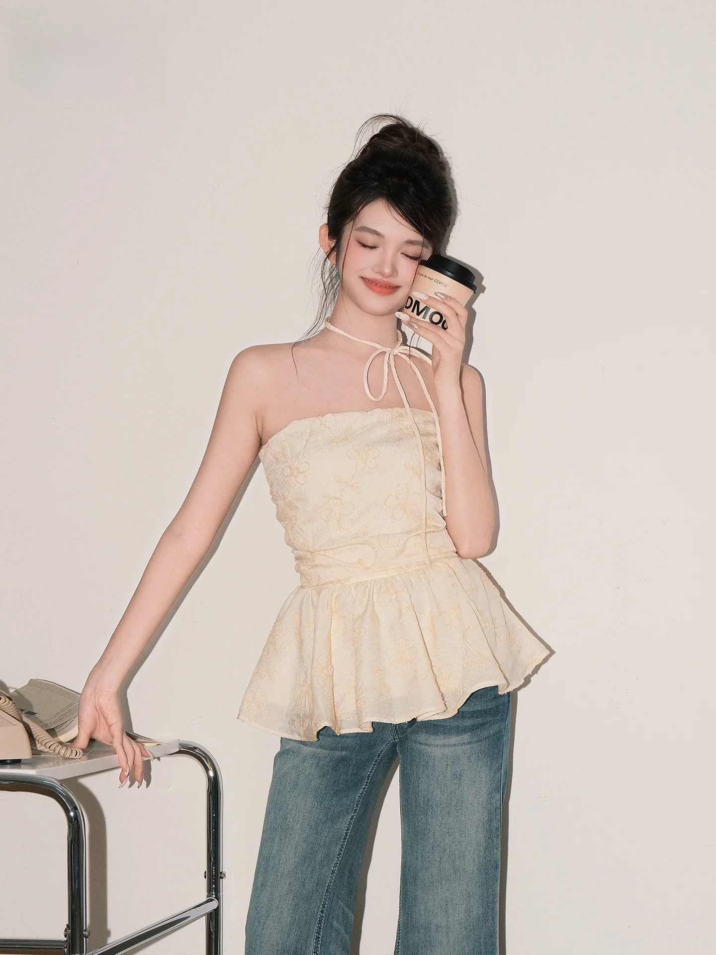 Korean Style Gentle Pure Desire Strapless Vest Women's Slimming Beautiful Sleeveless Top Summer Fashion Trend Bodycon Crop Top
Korean Style Gentle Pure Desire Strapless Vest Women's Slimming Beautiful Sleeveless Top Summer Fashion Trend Bodycon Crop Top