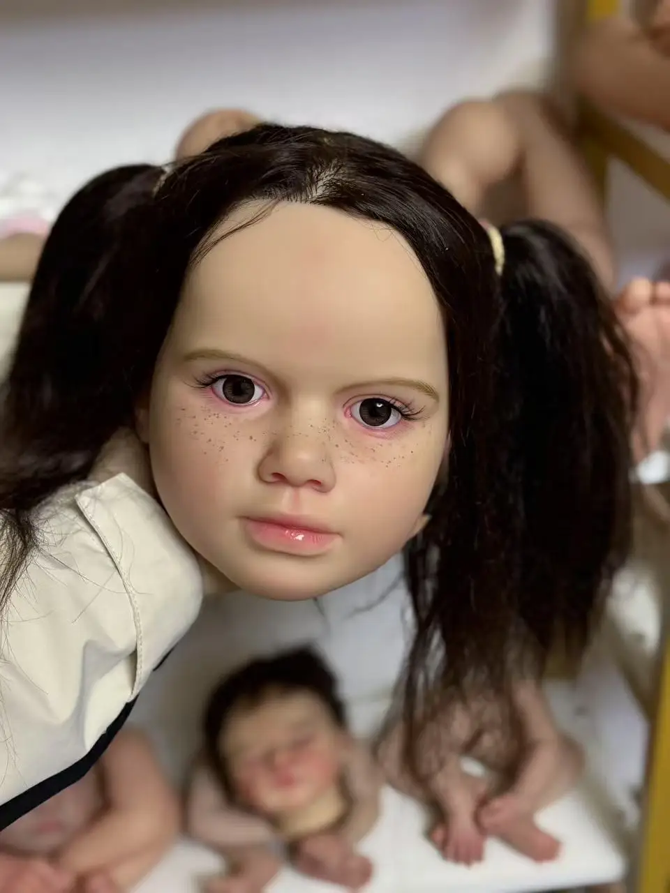 FBBD Индивидуальный комплект ограниченной поставки 41 дюйм Reborn Baby Gabriella, окрашенный набор с тканевым корпусом и разъемами с укорененными волосами вручную
FBBD Индивидуальный комплект ограниченной поставки 41 дюйм Reborn Baby Gabriella, окрашенный набор с тканевым корпусом и разъемами с укорененными волосами вручную