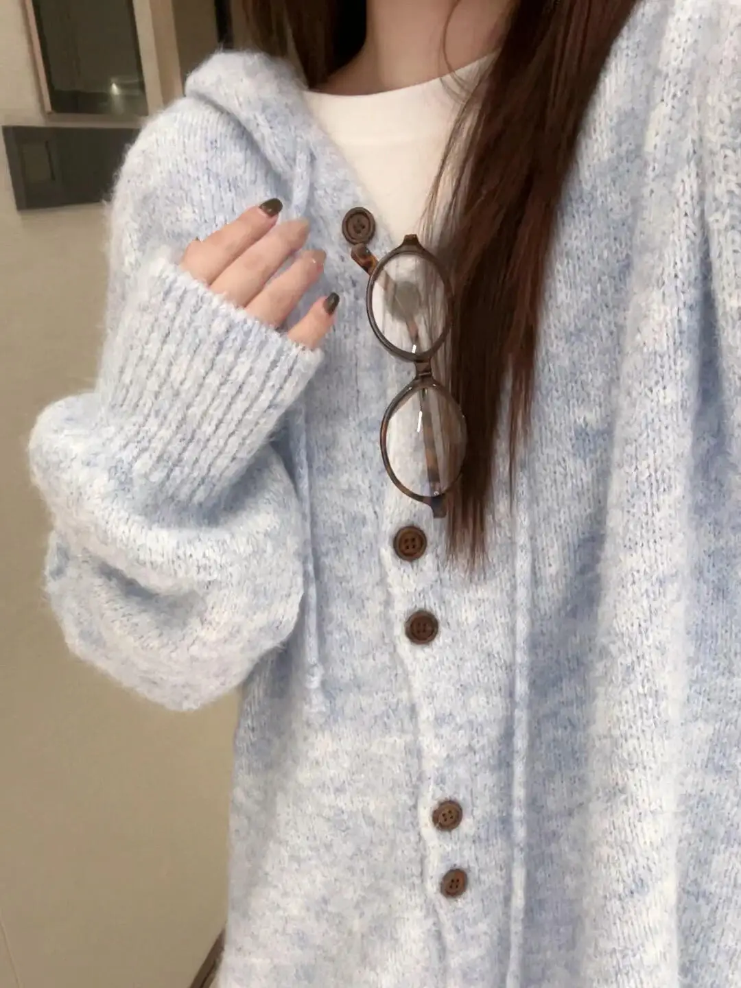Soft Korean Style Loose Women's Knitted Sweater Coat with Hat Autumn Winter Casual Wear Long Sleeve Button up Thermal Top
Soft Korean Style Loose Women's Knitted Sweater Coat with Hat Autumn Winter Casual Wear Long Sleeve Button up Thermal Top