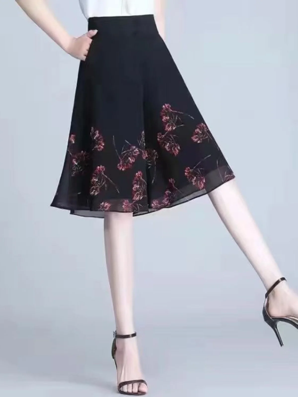 Summer 2026 High Waist Wide Leg Short Pants Women's Fashionable Casual Chiffon Five-Pointed Slimming Versatile Cargo Pants
Summer 2026 High Waist Wide Leg Short Pants Women's Fashionable Casual Chiffon Five-Pointed Slimming Versatile Cargo Pants