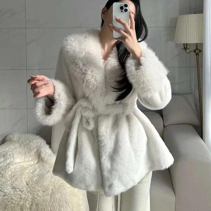 Женское меховое пальто, зимнее теплое утягивающее корейское пальто с застежкой на талии, роскошное женское пальто Long Sve Commute Sle
Женское меховое пальто, зимнее теплое утягивающее корейское пальто с застежкой на талии, роскошное женское пальто Long Sve Commute Sle