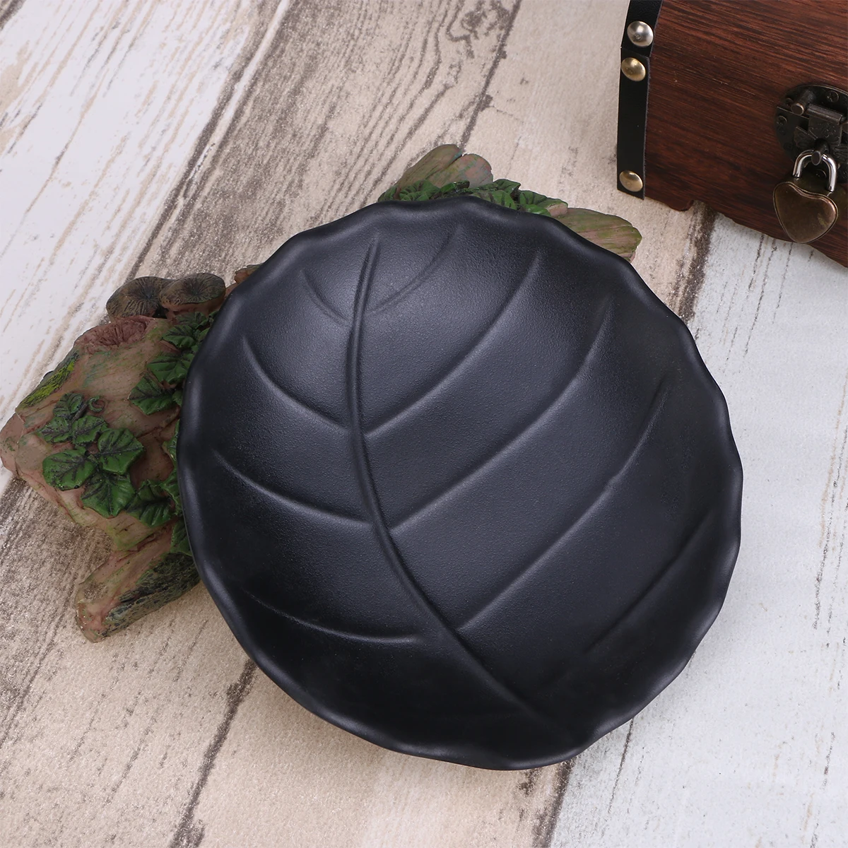 Stylish Leaf Shape Jewelry Dish Durable Trinket Tray Decorative Jewelry Storage Plate For Home Bedroom Bathroom
Stylish Leaf Shape Jewelry Dish Durable Trinket Tray Decorative Jewelry Storage Plate For Home Bedroom Bathroom
