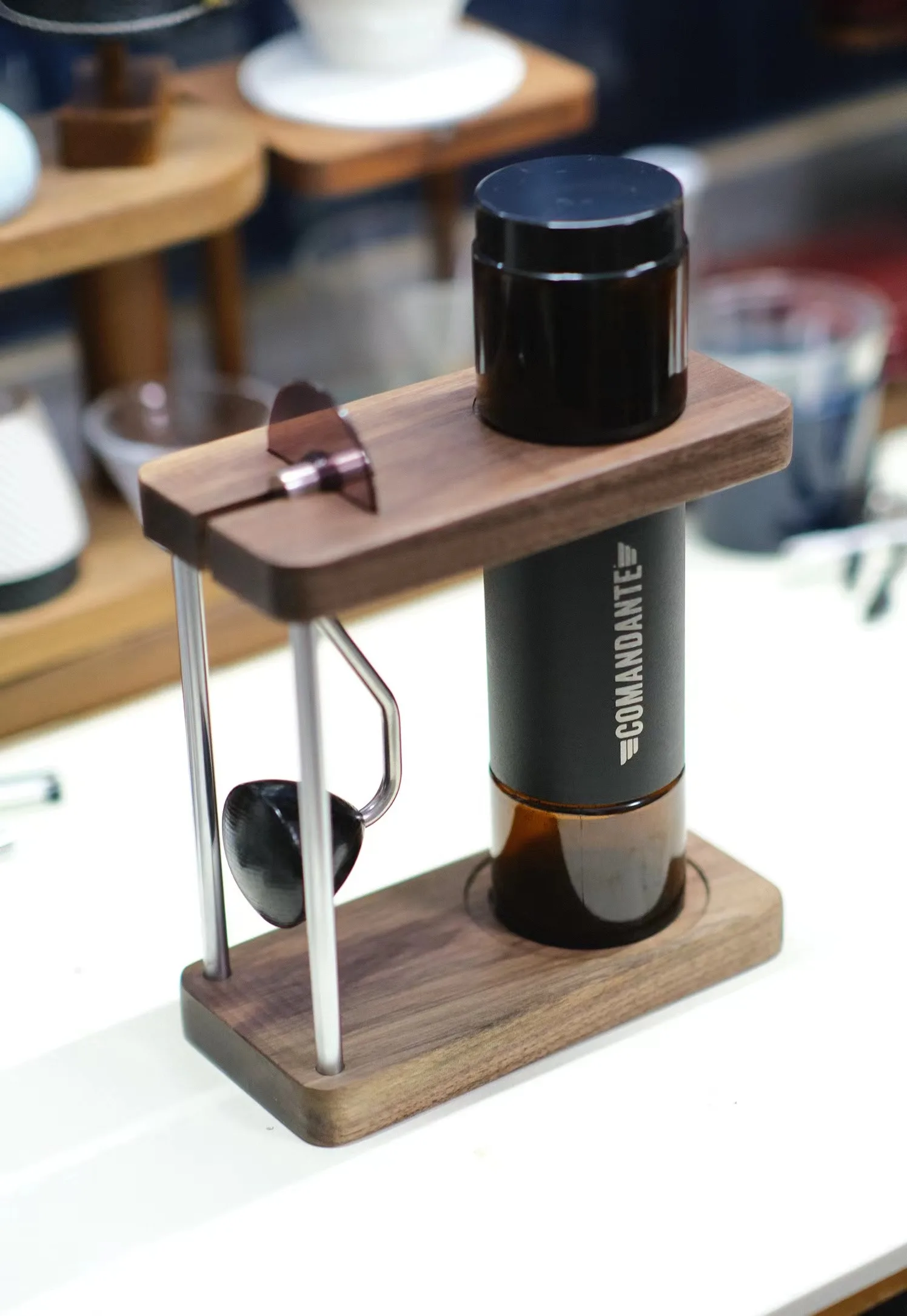 Pure Color Hand-Cranked Coffee Bean inder Dustproof Protective Cover Storage Box Stand for Comandante C40 by SuZhi
Pure Color Hand-Cranked Coffee Bean inder Dustproof Protective Cover Storage Box Stand for Comandante C40 by SuZhi