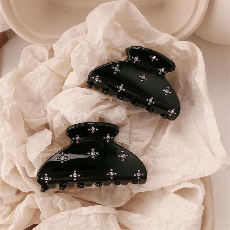 Korean Star-studded Diamond Grab Clip Female Black Hairpin Back Head Shark Sweet Cool Wind Medium Clip Hair Accessories
Korean Star-studded Diamond Grab Clip Female Black Hairpin Back Head Shark Sweet Cool Wind Medium Clip Hair Accessories