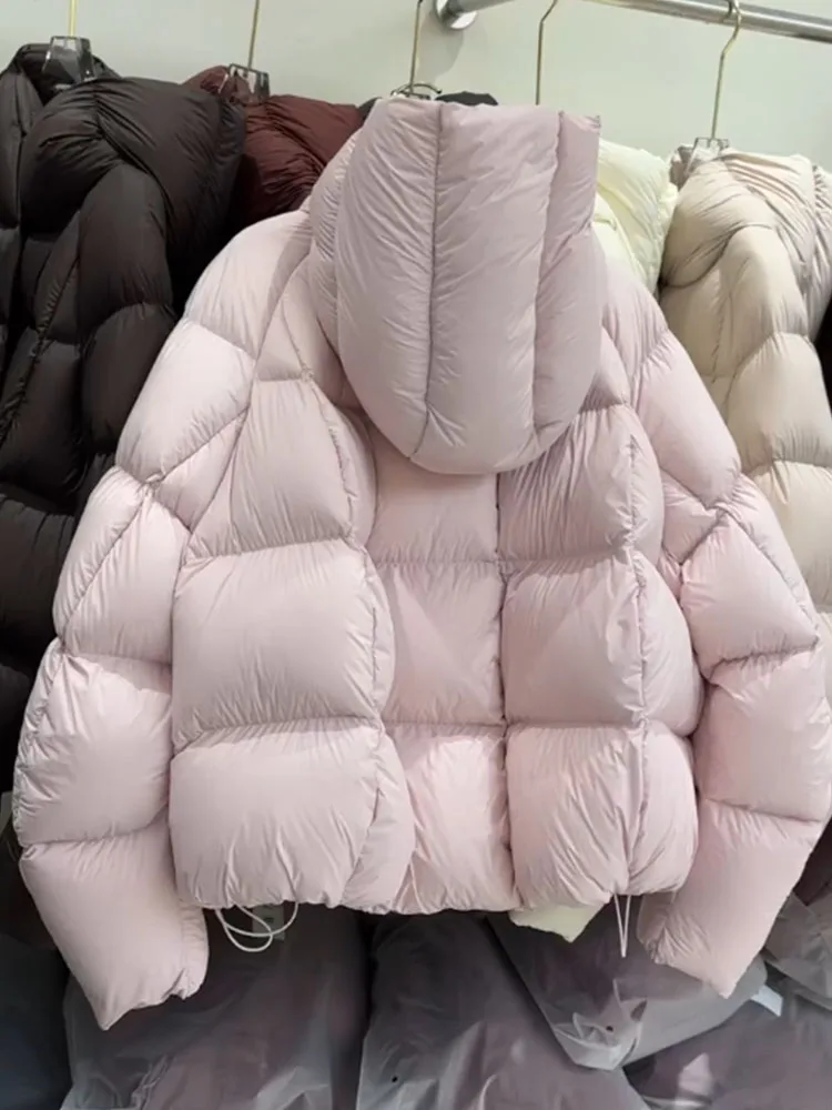 Симпатичная розовая или пуховая куртка, женская зимняя корейская куртка с хлебом, прямой крой, 90% пуховая шапка из полиэфирного волокна Thiened
Симпатичная розовая или пуховая куртка, женская зимняя корейская куртка с хлебом, прямой крой, 90% пуховая шапка из полиэфирного волокна Thiened