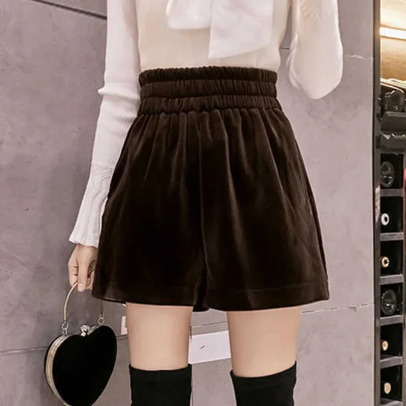 Шорты с высокой талией, женские мешковатые осенне-зимние офисные женские эластичные универсальные мягкие бархатные стильные Mujer для отдыха, элегантные однотонные шорты
Шорты с высокой талией, женские мешковатые осенне-зимние офисные женские эластичные универсальные мягкие бархатные стильные Mujer для отдыха, элегантные однотонные шорты