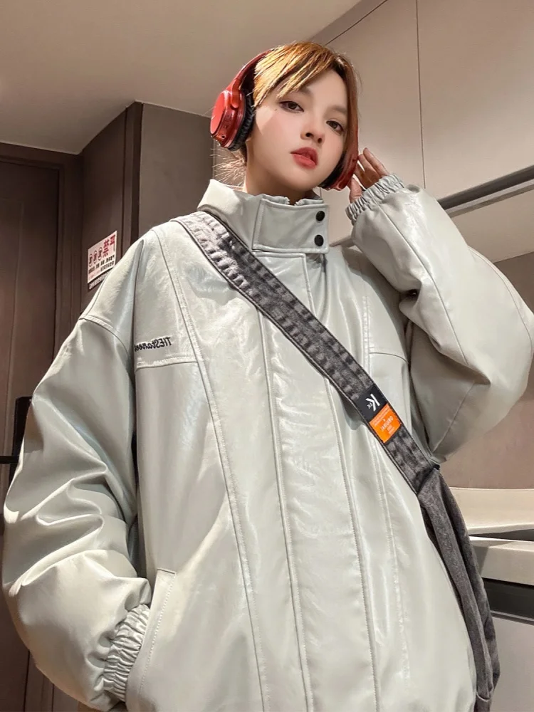 Мужская зимняя куртка свободного кроя из хлопка, новинка 2024 года, в корейском стиле, больших размеров, с воротником-стойкой, верхняя одежда
Мужская зимняя куртка свободного кроя из хлопка, новинка 2024 года, в корейском стиле, больших размеров, с воротником-стойкой, верхняя одежда