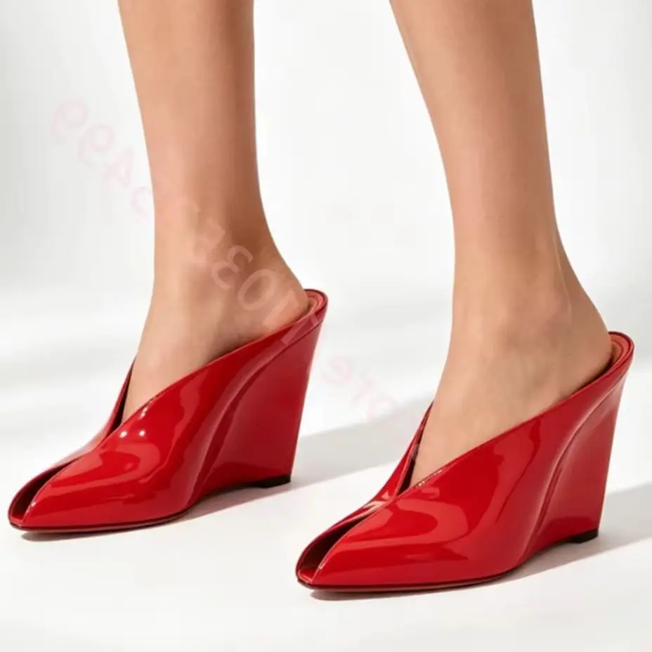 2026 New Solid Color Patent Leather Wedge Heel Mules Pointed Toe Slip-On Sandal Elegant Office & Daily Wear High Heels for Women
2026 New Solid Color Patent Leather Wedge Heel Mules Pointed Toe Slip-On Sandal Elegant Office & Daily Wear High Heels for Women