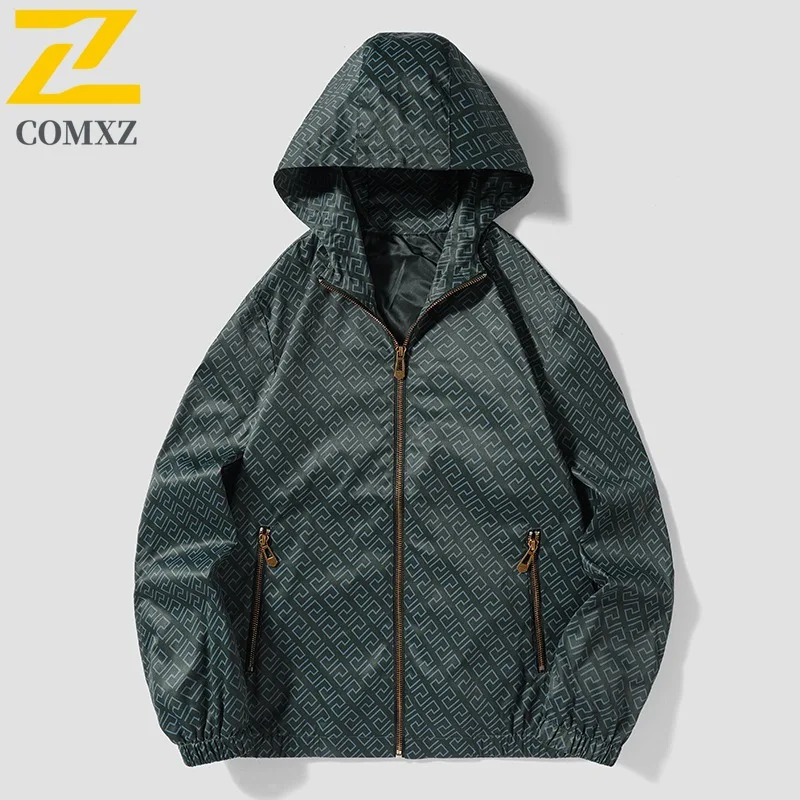 COMXZ Men Jacket Classic Print Design Hooded Outdoor Mountaineering Windproof Coat Casual Daily Style Lightweight Autumn Garment
COMXZ Men Jacket Classic Print Design Hooded Outdoor Mountaineering Windproof Coat Casual Daily Style Lightweight Autumn Garment