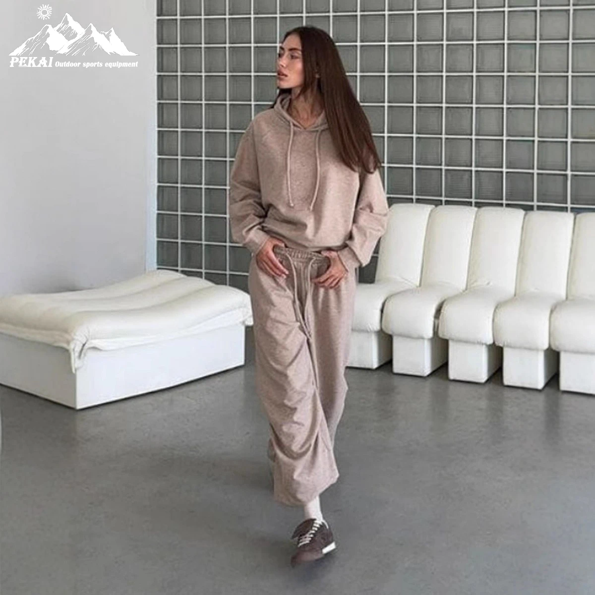 Hooded Women Sports Shirt European and American Autumn and Winter Soft Adhesive Raglan Sleeves Casual Pants Women Sports Shirt
Hooded Women Sports Shirt European and American Autumn and Winter Soft Adhesive Raglan Sleeves Casual Pants Women Sports Shirt