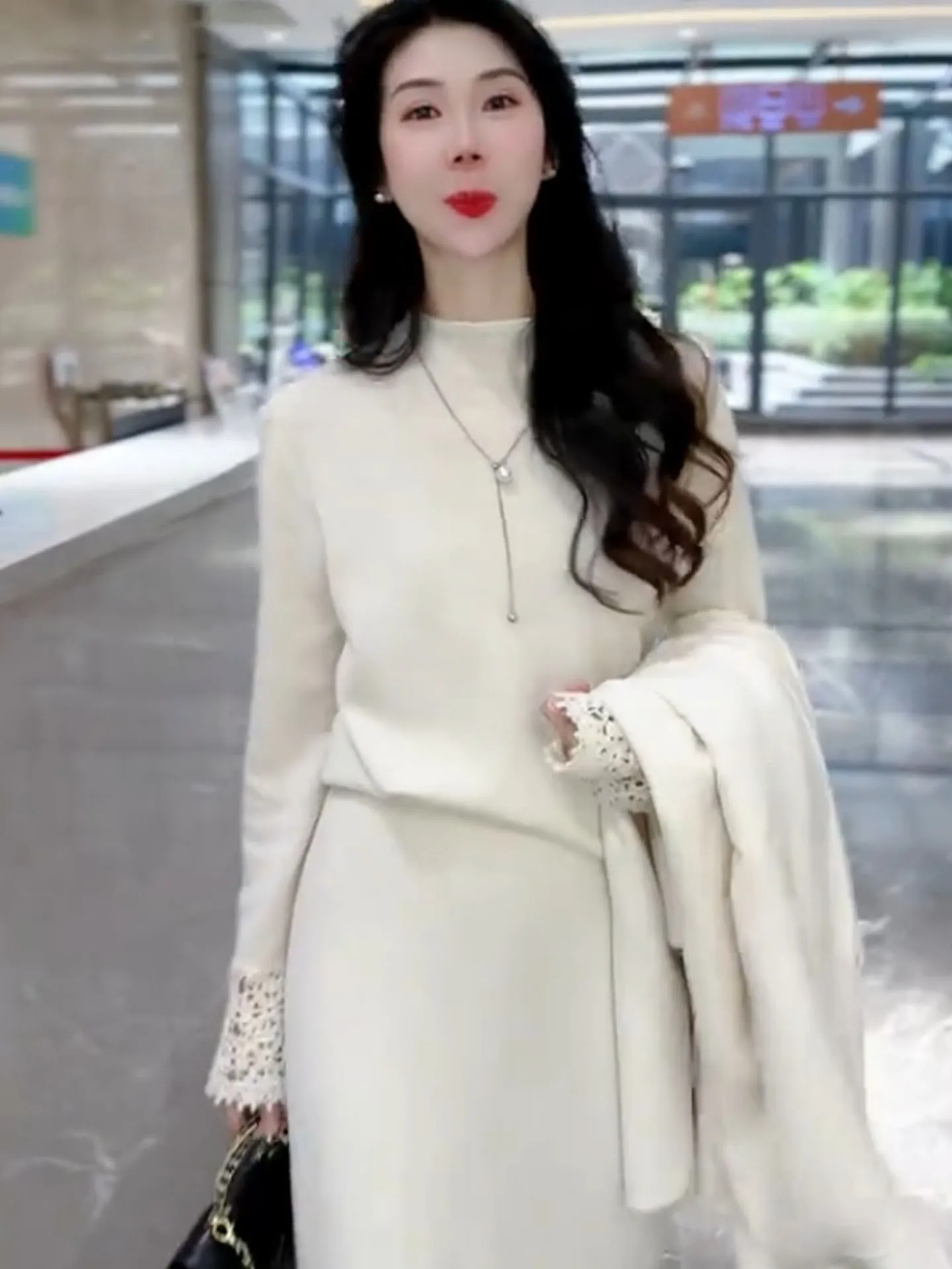 Korean Sle Long Sve Knitted Sweater Hollow out Design f High Collar Overhead Women's Faion Soft Comfortable Winter Top
Korean Sle Long Sve Knitted Sweater Hollow out Design f High Collar Overhead Women's Faion Soft Comfortable Winter Top