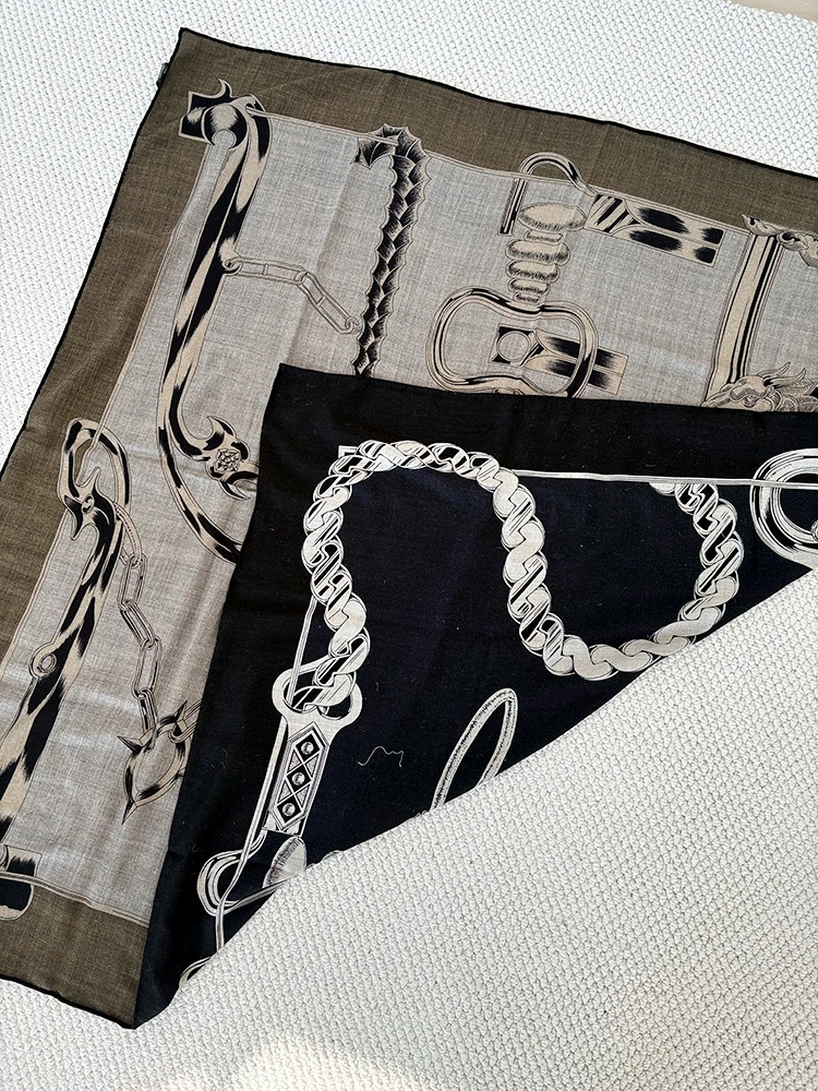 Double Sided Print Wool Silk Scarf Luxury Brand Winter Shawls Stole Rolled Edges Bandanas Neck Head Accessories 135cm
Double Sided Print Wool Silk Scarf Luxury Brand Winter Shawls Stole Rolled Edges Bandanas Neck Head Accessories 135cm