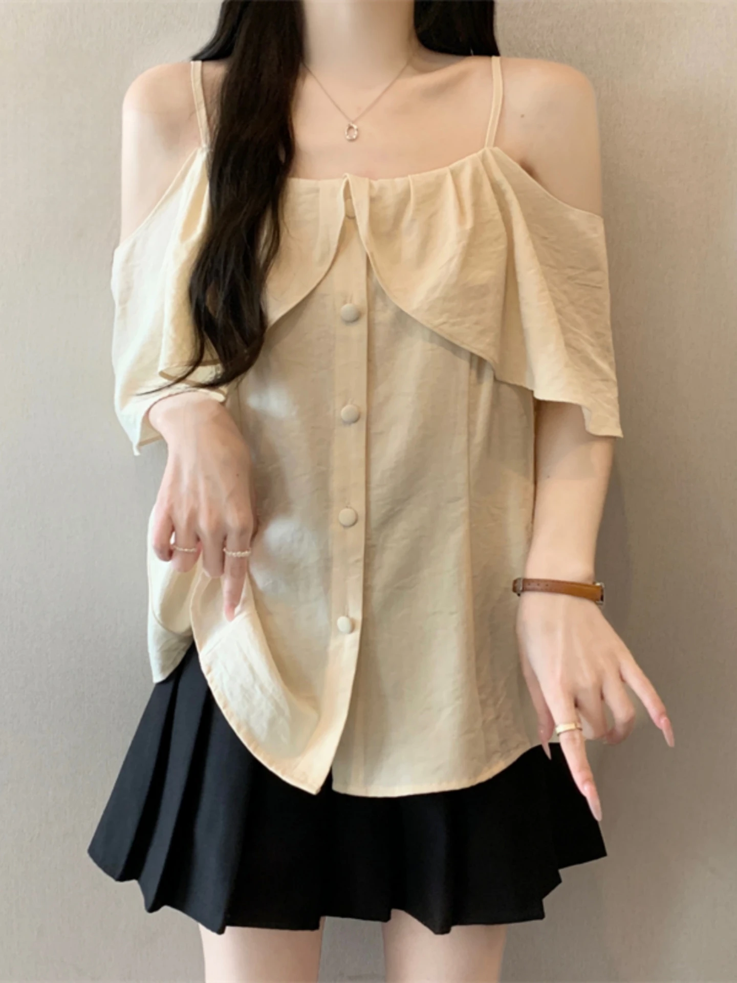 Summer Women's Short Sleeve Shirt with Lace Hem One Shoulder Bridesmaid Top Korean Style Loose Fit Button Detail Thin Fabric
Summer Women's Short Sleeve Shirt with Lace Hem One Shoulder Bridesmaid Top Korean Style Loose Fit Button Detail Thin Fabric