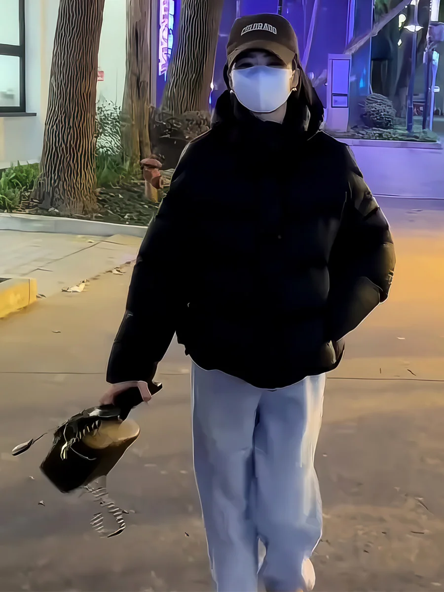 Women's ort Puffer Jaet Thi Warm Hooded Bread Sle Du down Coat Casual Design Detachable Cap Winter New Arrival
Women's ort Puffer Jaet Thi Warm Hooded Bread Sle Du down Coat Casual Design Detachable Cap Winter New Arrival