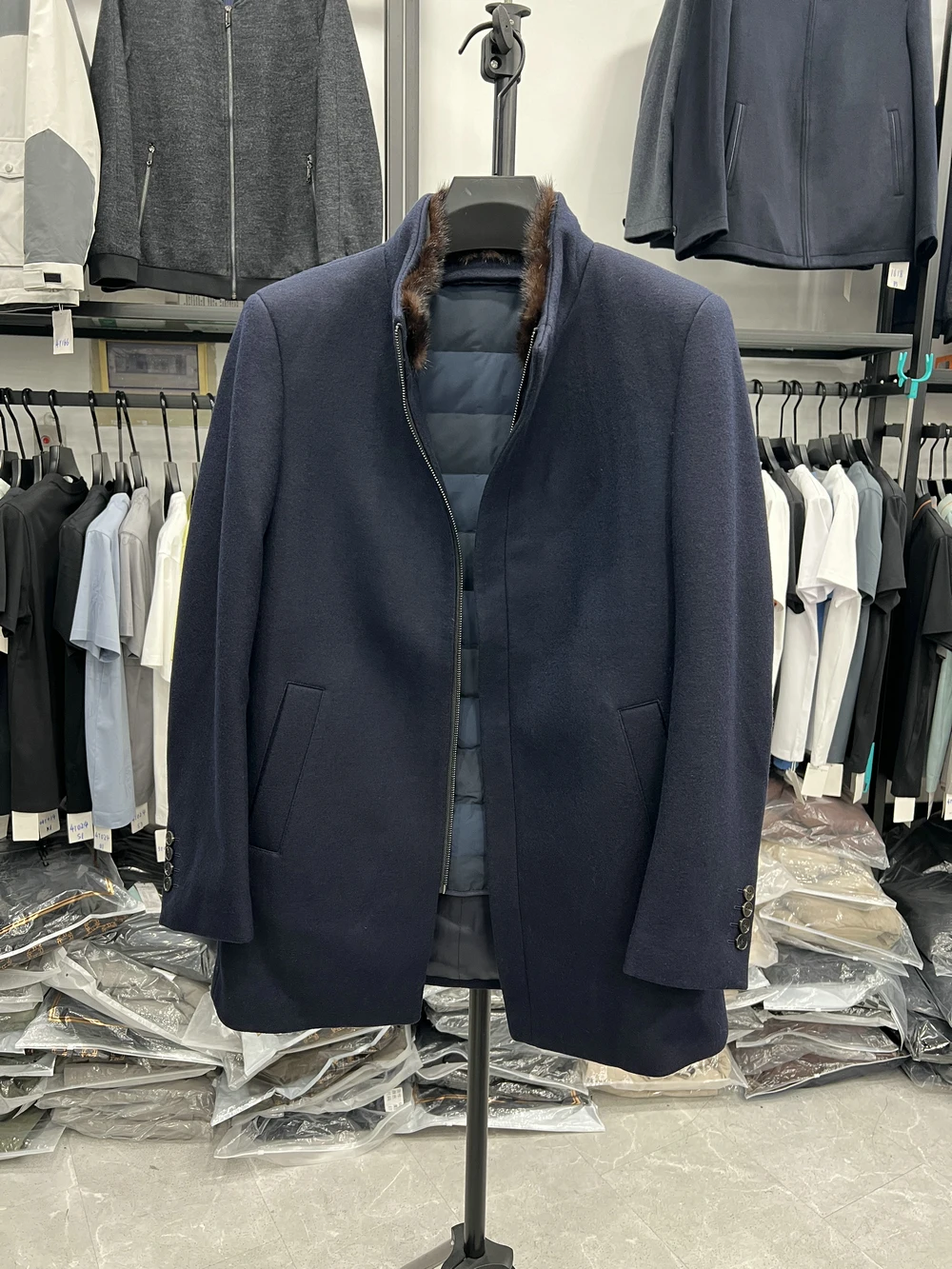 Зимнее шерстяное пальто со съемной пуховой подкладкой, повседневная верхняя одежда для среднего возраста, водоотталкивающая, Squirrel Fu...
Зимнее шерстяное пальто со съемной пуховой подкладкой, повседневная верхняя одежда для среднего возраста, водоотталкивающая, Squirrel Fu...