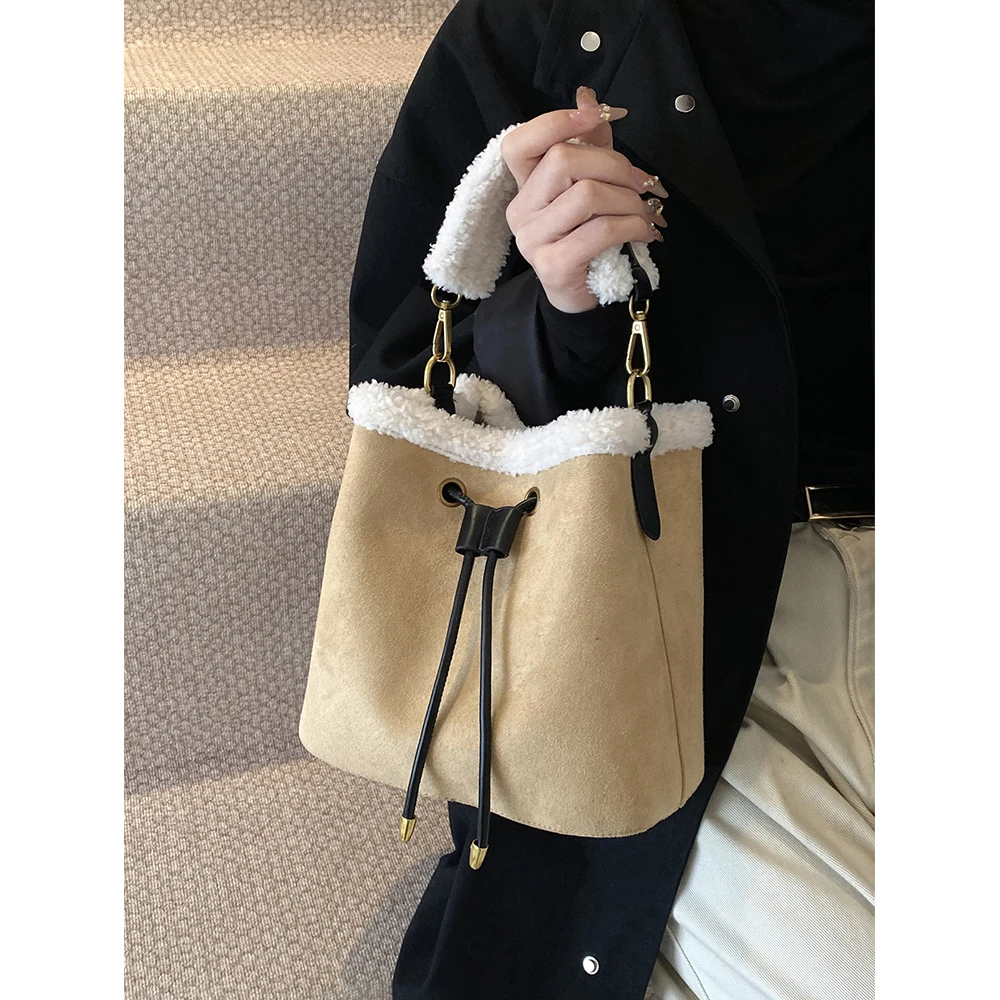Vintage Women Suede Bucket Pack Contrast Color Soft Patch Fleece Crossbody Bag Large Capacity Female Commute String Shoulder Bag
Vintage Women Suede Bucket Pack Contrast Color Soft Patch Fleece Crossbody Bag Large Capacity Female Commute String Shoulder Bag