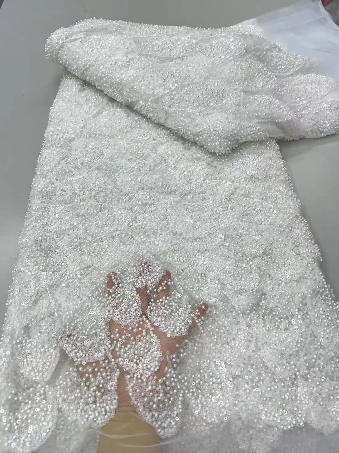 Роскошные африканские тюлевые кружева, новейшие кружевные ткани с бусинами, 2024, высокое качество, нигерийский тюль, сетка, кружево с вышивкой, кружево невесты для платьев
Роскошные африканские тюлевые кружева, новейшие кружевные ткани с бусинами, 2024, высокое качество, нигерийский тюль, сетка, кружево с вышивкой, кружево невесты для платьев