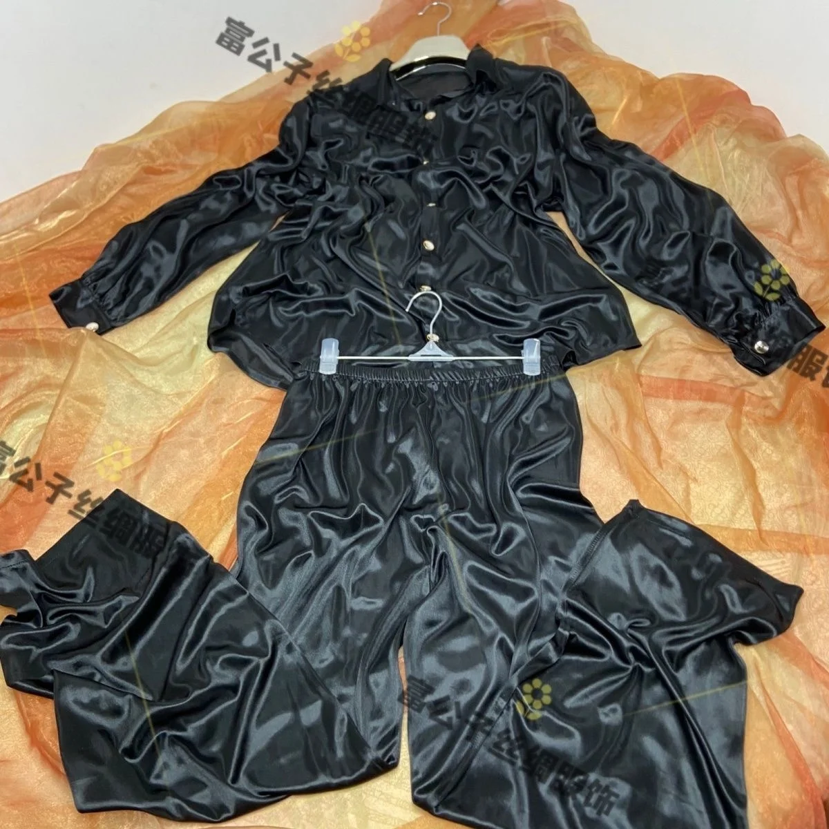 Spring Autumn Glossy Men's Plus Size 2 Pieces Sets Sports Fitness Tops Pants Sleeping Pajamas
Spring Autumn Glossy Men's Plus Size 2 Pieces Sets Sports Fitness Tops Pants Sleeping Pajamas