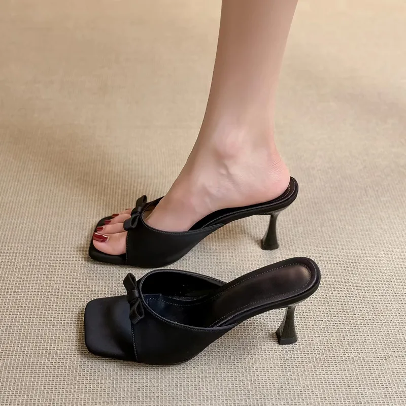 Summer New French Romantic Bow Open-toe Thin-heeled Cool Slippers Outerwear One-pedal Beach Shoes Plus Size Women's Shoes 2026
Summer New French Romantic Bow Open-toe Thin-heeled Cool Slippers Outerwear One-pedal Beach Shoes Plus Size Women's Shoes 2026