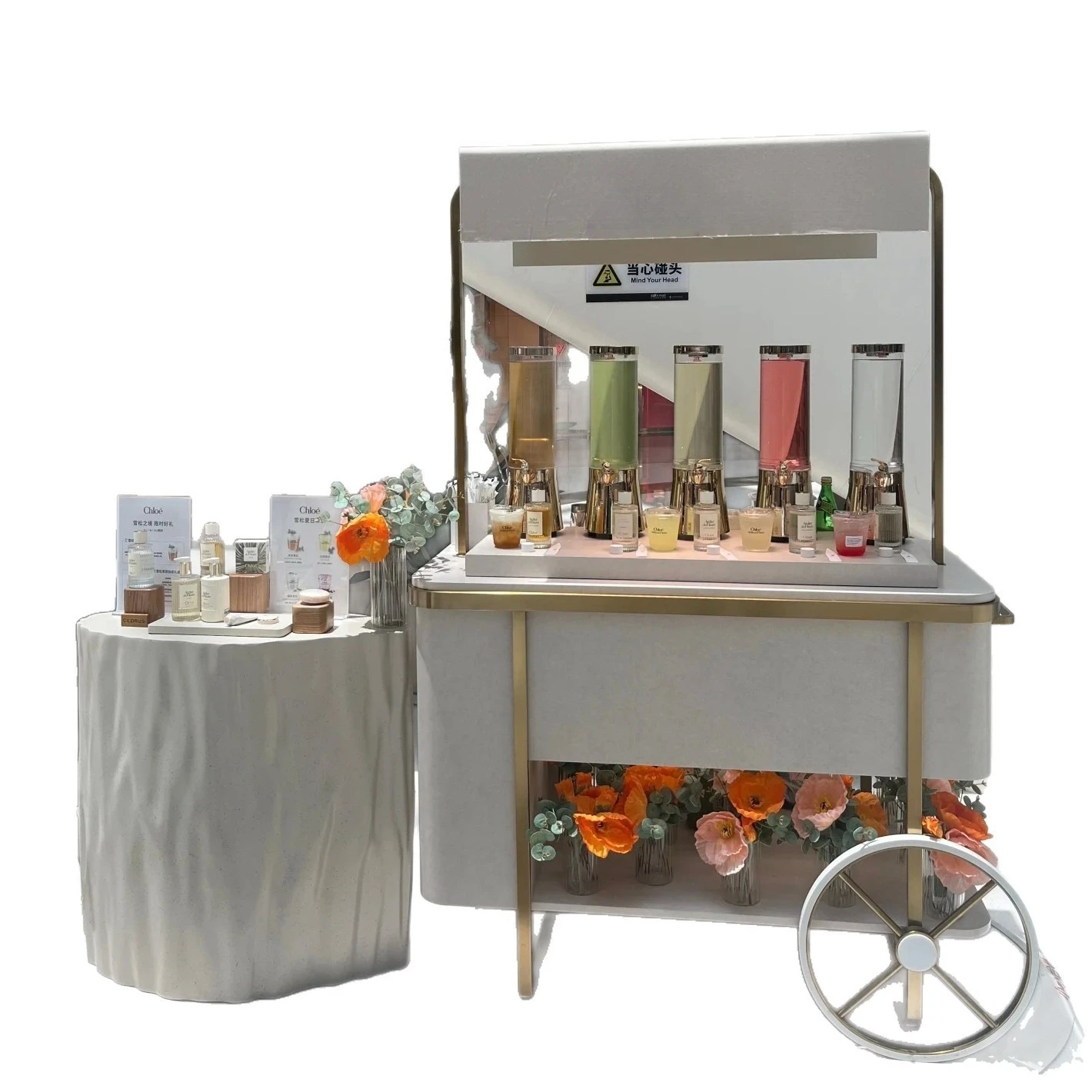 Настраиваемая тележка из кованого железа, креативная рекламная автомобильная косметика, витрина для автомобиля, уличная акция, продажа, мобильные автомобильные цветы
Настраиваемая тележка из кованого железа, креативная рекламная автомобильная косметика, витрина для автомобиля, уличная акция, продажа, мобильные автомобильные цветы